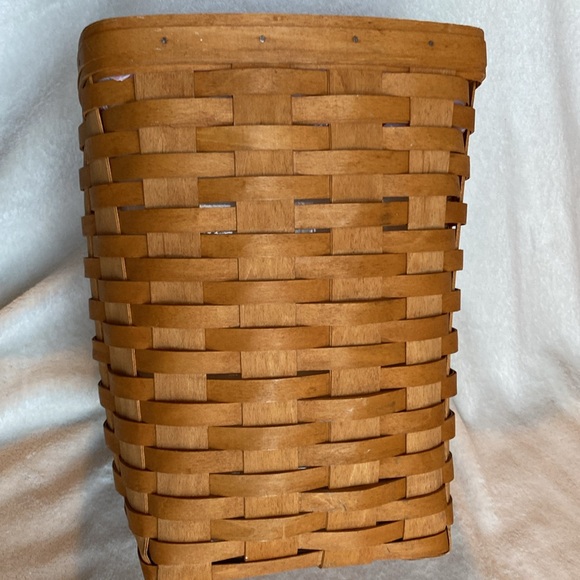 Longaberger Tall Waste Basket W/Liner. EUC Sz. 9.5” x 12.25” Tall. Signed, Dated - Picture 3 of 13